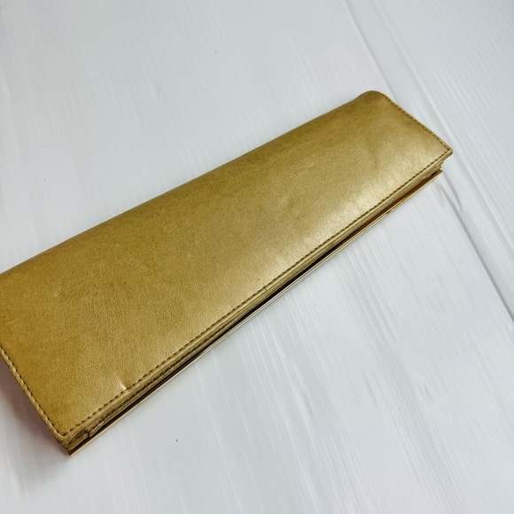 Vintage asymmetrical Elegant Gold Clutch - Picture 3 of 8
